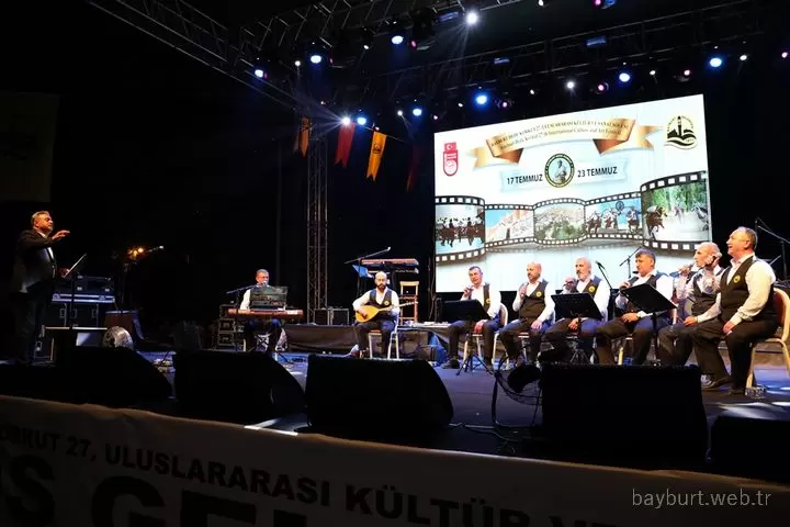 Bayburt Dede Korkut Senliklerinde Fatma Turgut konseri 1 – Bayburt Portalı