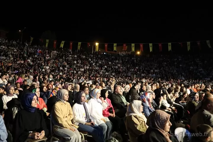 Bayburt Dede Korkut Senliklerinde Fatma Turgut konseri 3 – Bayburt Portalı