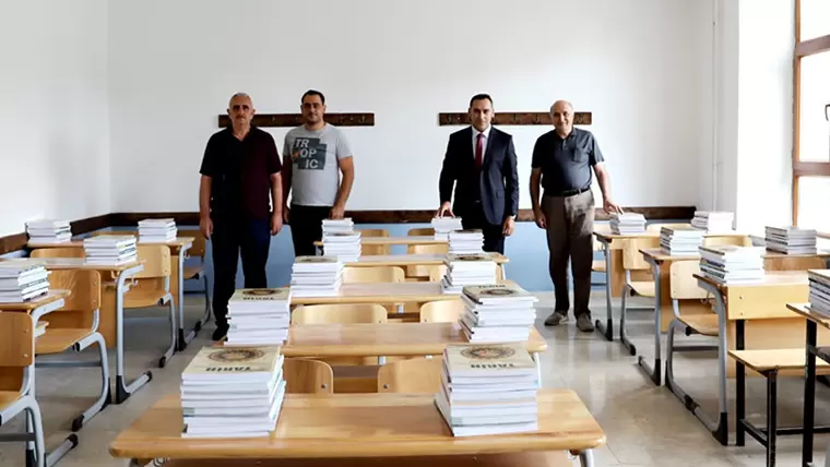 Bayburt’ta ücretsiz ders kitapları, okullara ulaştırılıyor