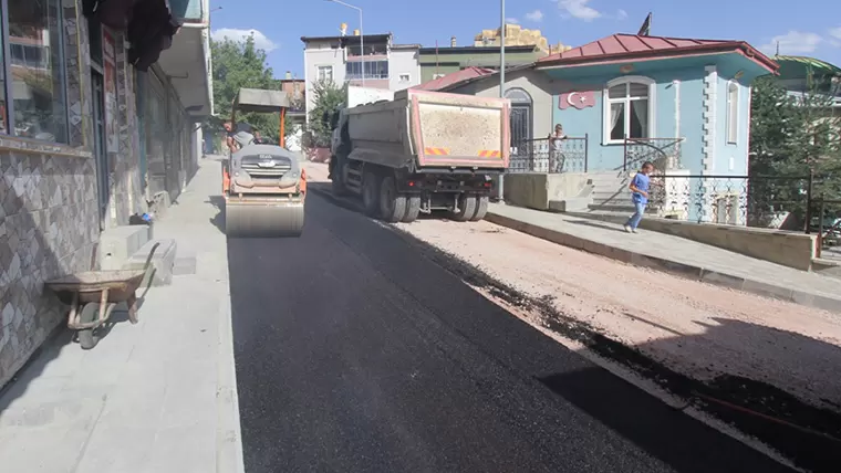 Bayburt Belediyesi’nden asfalt atağı