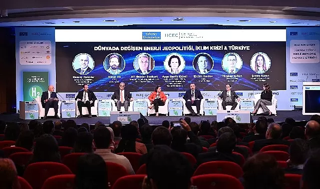 “Dünyada Değişen Enerji Jeopolitiği, İklim Krizi ve Türkiye” konferansı