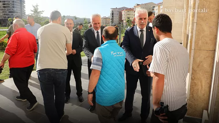 Başkan Memiş, belediye personeliyle bayramlaştı