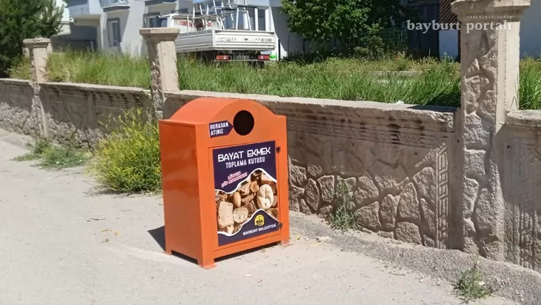 Bayburt Belediyesi, mahallelere ‘bayat ekmek toplama kutuları’ yerleştirdi