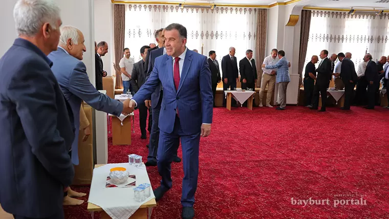 Geleneksel bayramlaşma, Tuzcuzade Mahalle Odasında gerçekleştirildi