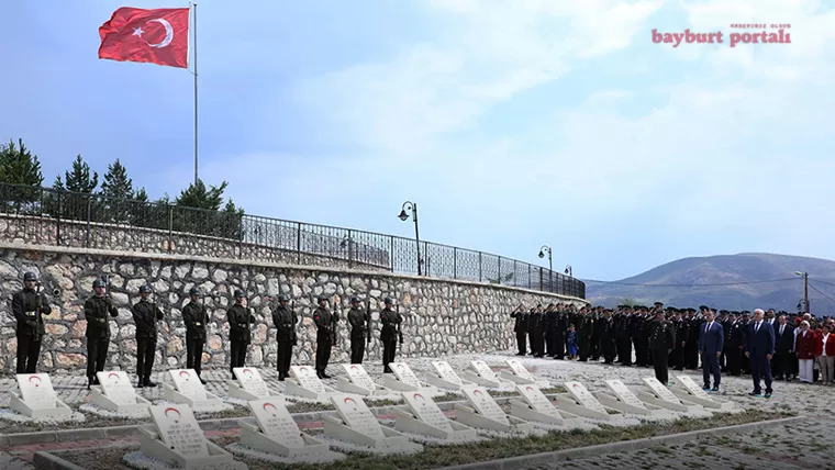 Bayburt’ta ’15 Temmuz’ etkinlikleri kapsamında şehitler dualarla anıldı