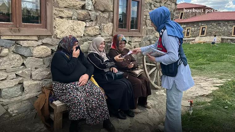 Jandarma, Bayburt’ta KADES uygulaması bilgilendirmelerine devam ediyor