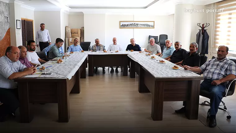 Belediye Başkanı Memiş, muhtarlarla buluştu: Mahallelerin sorunlarını dinledi