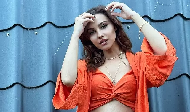 Ayça Doğan’ın ilk kitabı ‘Önce Dünyanı Sonra İlişkini Yarat’ okuyucuyla buluşuyor