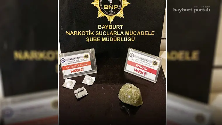 Bayburt’ta uyuşturucu operasyonda 3 sentetik ecza ve esrar ele geçirildi
