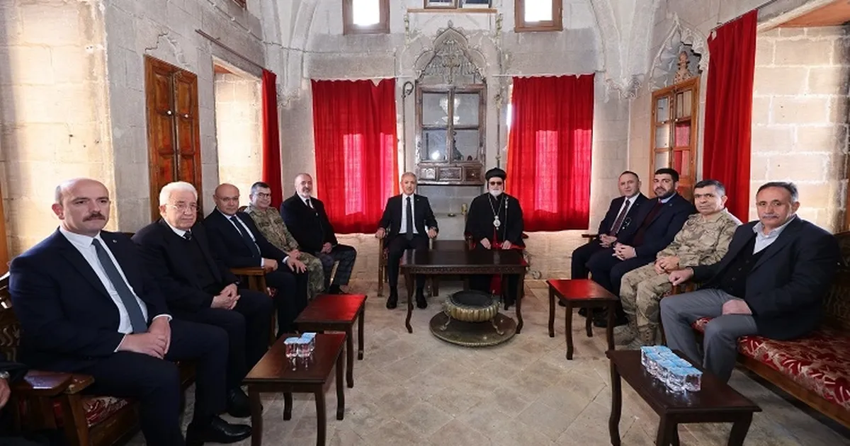 Mardin Valisi Tuncay Akkoyun, Süryanilerin Doğuş Bayramını kutladı