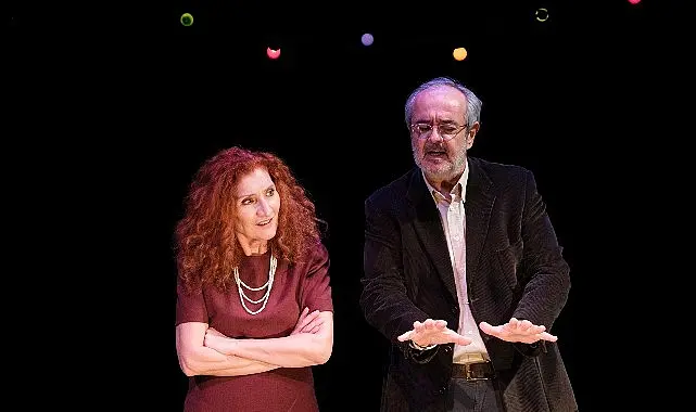 Forced Entertainment’ın çağdaş tiyatro klasiği “Yarın Belki de” Şubat gösterimleri ile Beykoz Kundura’da