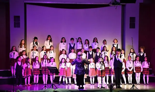 Manisa Düzenlenen Yüzlerce Etkinlikle Yaşayan Bir Kent Haline Geldi