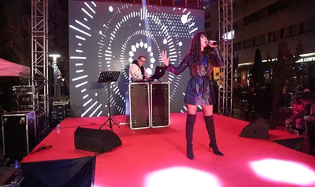 Sevginin günü Konak’ta Love Fest ile kutlandı