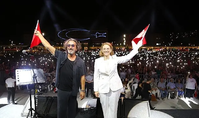 Meydanda 'Zafer' coşkusu