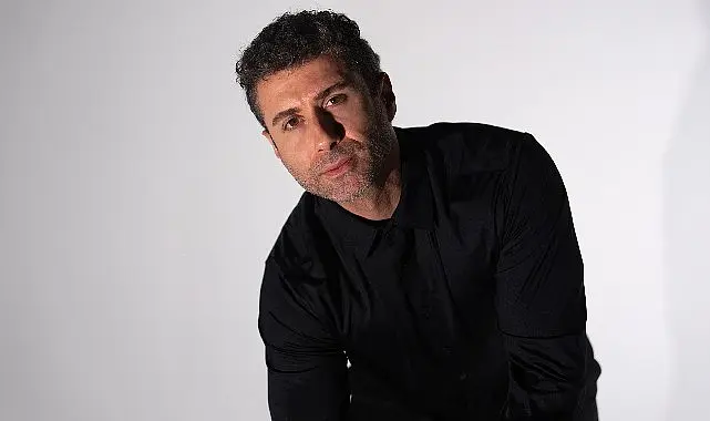 Eser Çakarcı sessizliğini 'Ay Sende Mi?' ile bozdu!