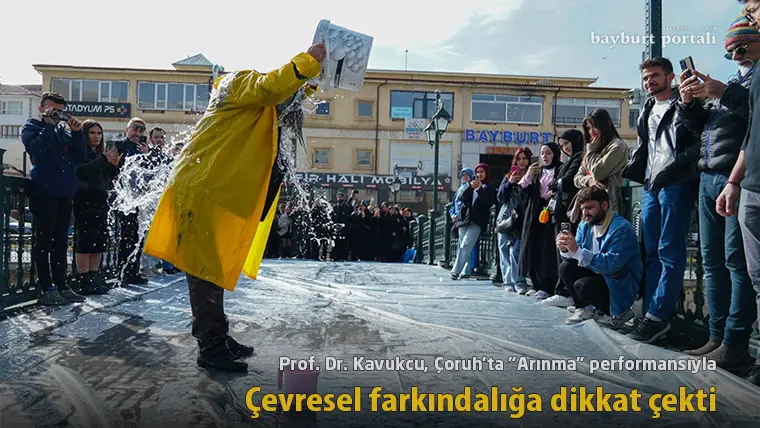 Çoruh’ta “Arınma” performansıyla çevresel farkındalığa dikkat çekildi