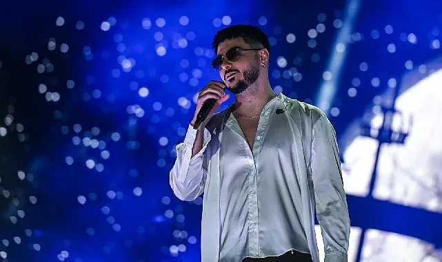 İzmir Fuarı’nda Sanat Dolu Gece: Çim Konserleri’nde Semicenk, Açıkhava’da Mert Fırat ve Binnur Kaya